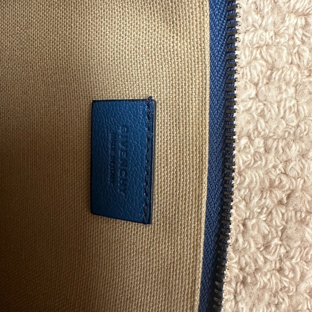 Preloved Givenchy Pouch - Picture 5 of 6